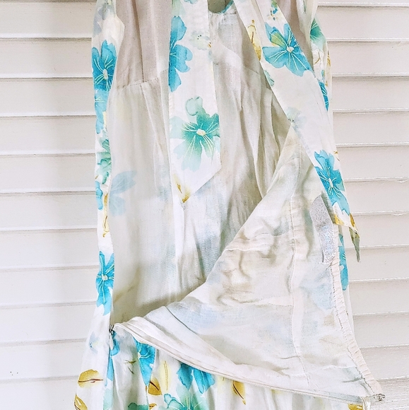 Floral Halter Midi Dress - Picture 4 of 14